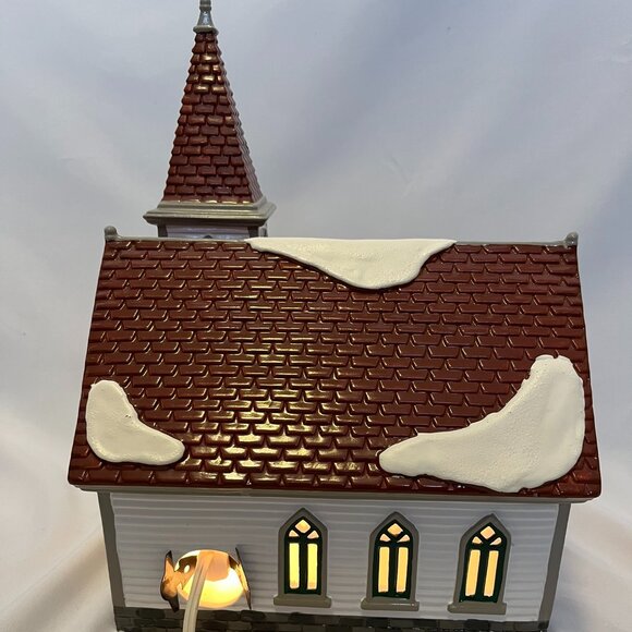 Department 56 Snow Village – Shady Oak Church (1994) w/ Trees and Carolers - Picture 5 of 15